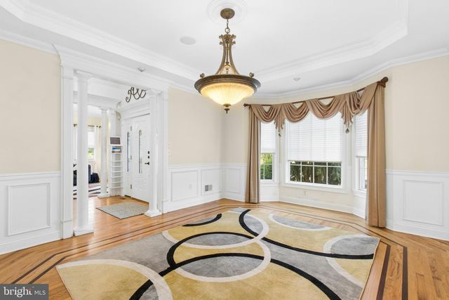 1 HARTMAN CT, Clark, NJ 07066