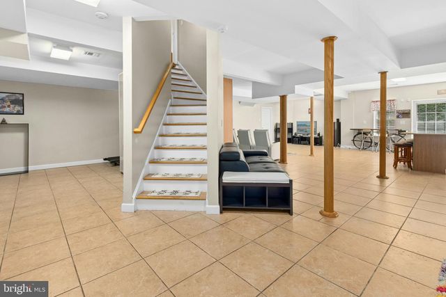 1 HARTMAN CT, Clark, NJ 07066
