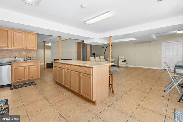 1 HARTMAN CT, Clark, NJ 07066