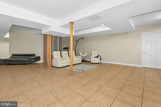 1 HARTMAN CT, Clark, NJ 07066
