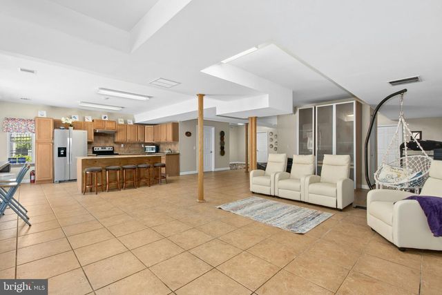 1 HARTMAN CT, Clark, NJ 07066