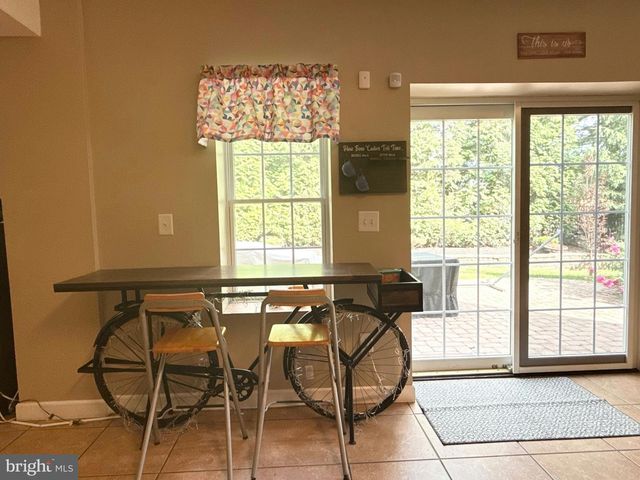1 HARTMAN CT, Clark, NJ 07066