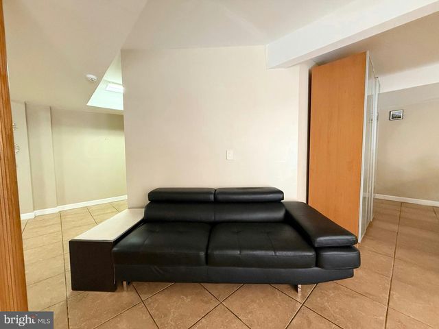 1 HARTMAN CT, Clark, NJ 07066