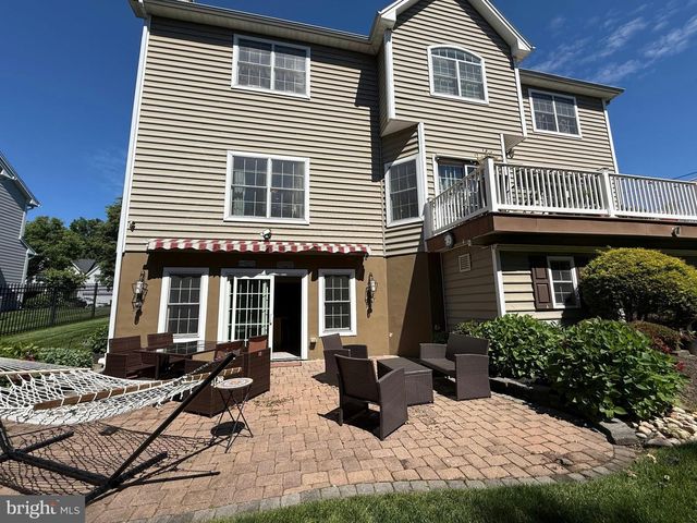 1 HARTMAN CT, Clark, NJ 07066