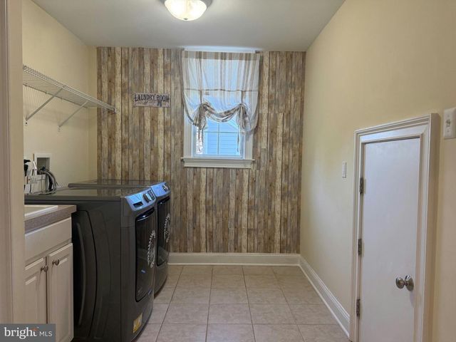 1 HARTMAN CT, Clark, NJ 07066