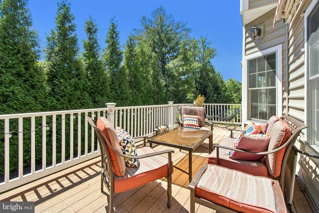 1 HARTMAN CT, Clark, NJ 07066