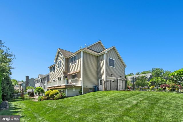 1 HARTMAN CT, Clark, NJ 07066