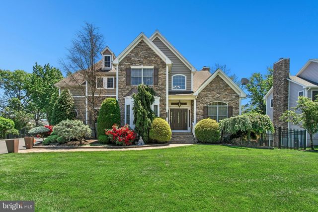 1 HARTMAN CT, Clark, NJ 07066