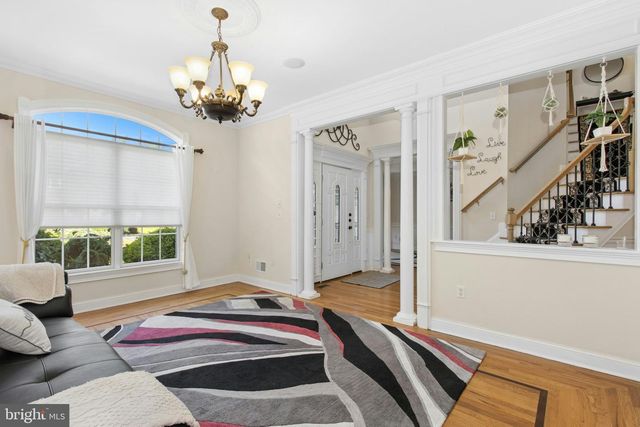 1 HARTMAN CT, Clark, NJ 07066