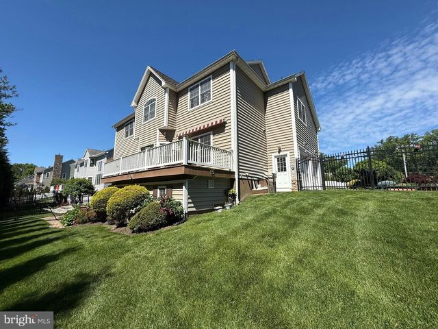 1 HARTMAN CT, Clark, NJ 07066