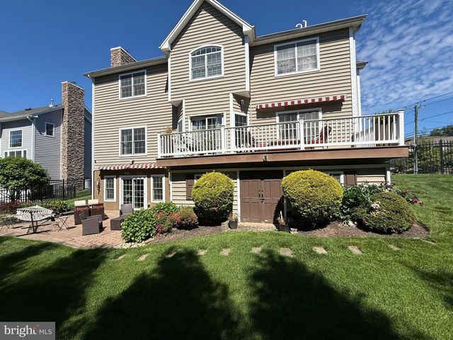 1 HARTMAN CT, Clark, NJ 07066