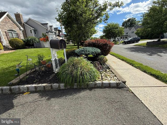 1 HARTMAN CT, Clark, NJ 07066