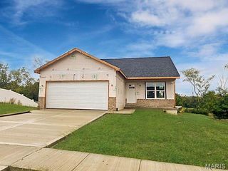 1123 Castle Green Drive, Waterloo, IL 62298