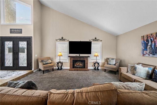 21215 Georgetown Drive, Saugus, CA 91350