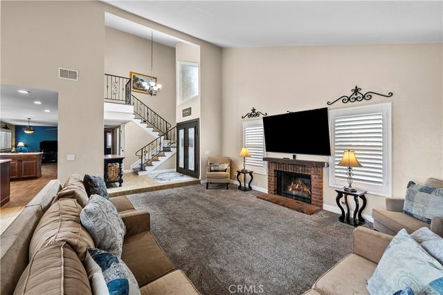 21215 Georgetown Drive, Saugus, CA 91350