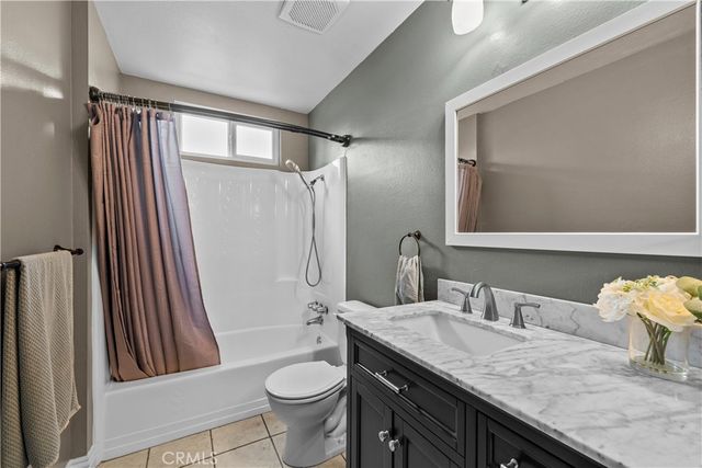 21215 Georgetown Drive, Saugus, CA 91350