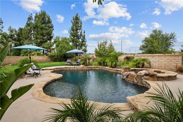 21215 Georgetown Drive, Saugus, CA 91350