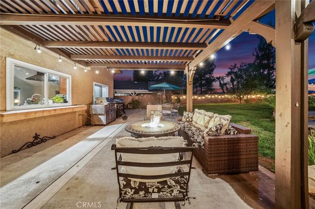 21215 Georgetown Drive, Saugus, CA 91350