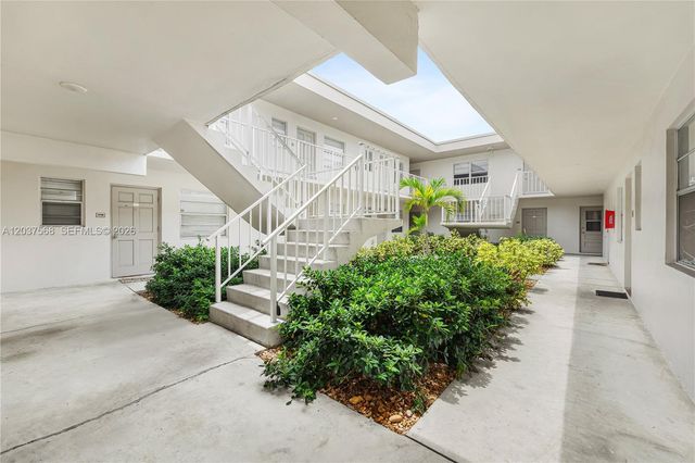 1720 Cleveland Street 102, Hollywood, FL 33020