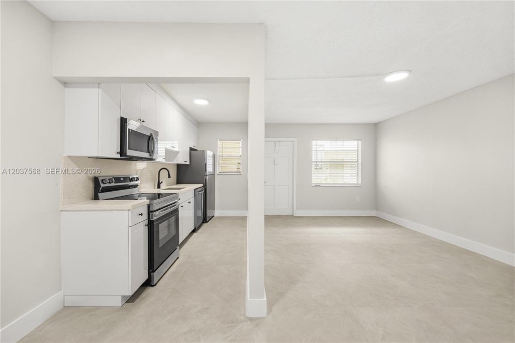 1720 Cleveland Street 102, Hollywood, FL 33020