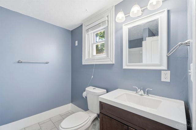 2721 Hyde Park Avenue, Cincinnati, OH 45209