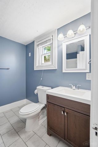 2721 Hyde Park Avenue, Cincinnati, OH 45209