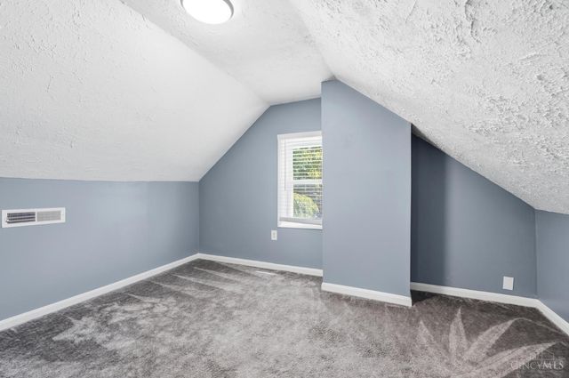2721 Hyde Park Avenue, Cincinnati, OH 45209