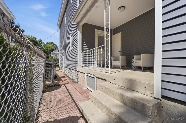 2721 Hyde Park Avenue, Cincinnati, OH 45209
