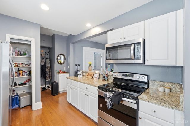2721 Hyde Park Avenue, Cincinnati, OH 45209