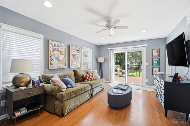 2721 Hyde Park Avenue, Cincinnati, OH 45209
