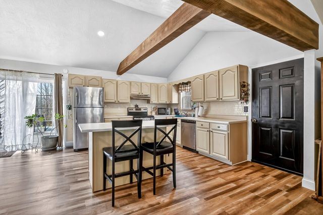 6038 State Highway A, Marshfield, MO 65706