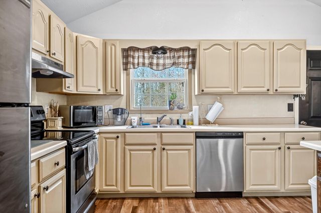 6038 State Highway A, Marshfield, MO 65706