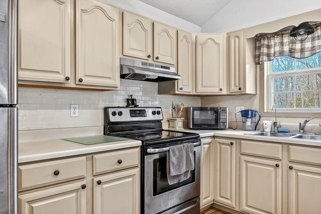 6038 State Highway A, Marshfield, MO 65706