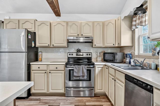 6038 State Highway A, Marshfield, MO 65706