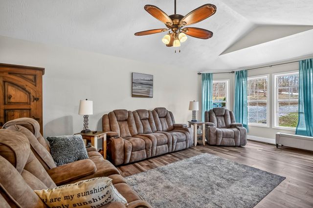 6038 State Highway A, Marshfield, MO 65706