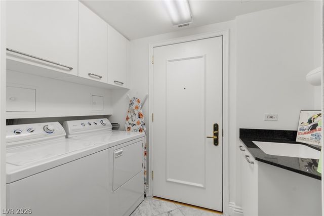 2857 Paradise Road 404, Las Vegas, NV 89109