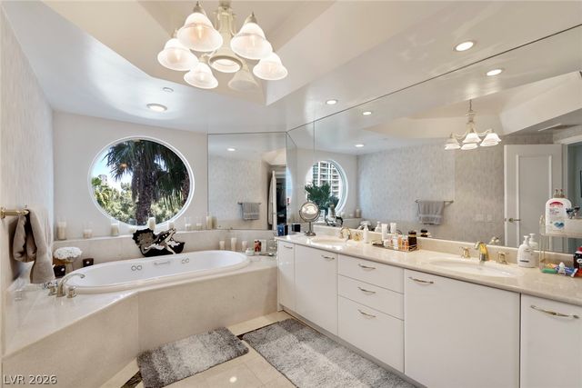 2857 Paradise Road 404, Las Vegas, NV 89109