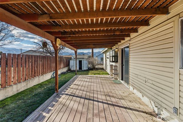 850 Grant Road, East Wenatchee, WA 98802