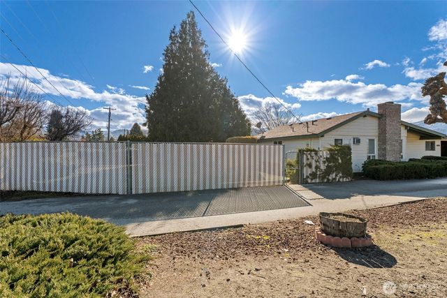 850 Grant Road, East Wenatchee, WA 98802