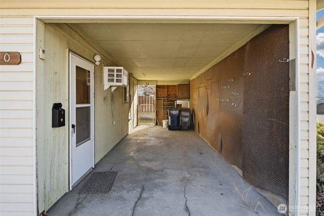 850 Grant Road, East Wenatchee, WA 98802