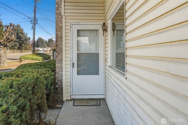 850 Grant Road, East Wenatchee, WA 98802