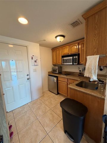 4242 NW 2nd St 913, Miami, FL 33126