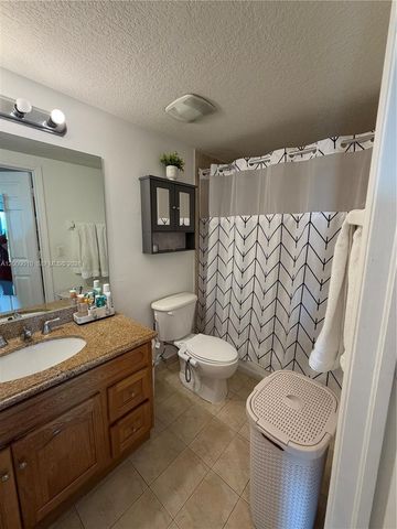 4242 NW 2nd St 913, Miami, FL 33126