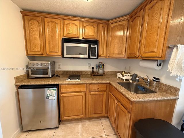 4242 NW 2nd St 913, Miami, FL 33126