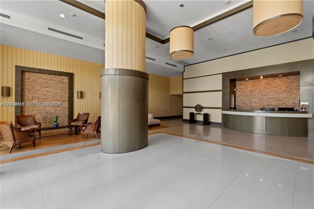 4242 NW 2nd St 913, Miami, FL 33126