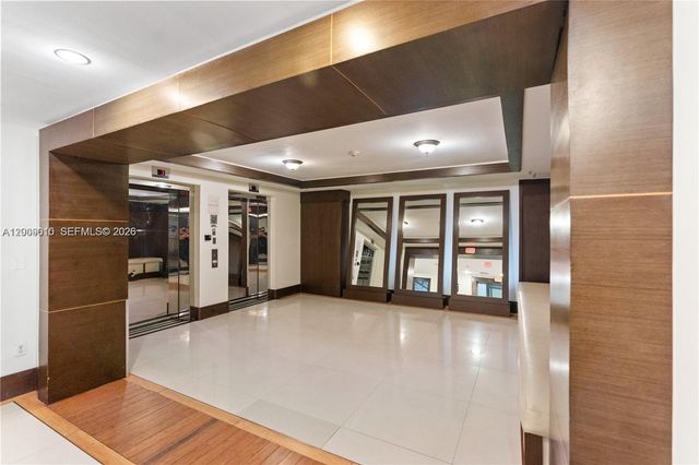 4242 NW 2nd St 913, Miami, FL 33126