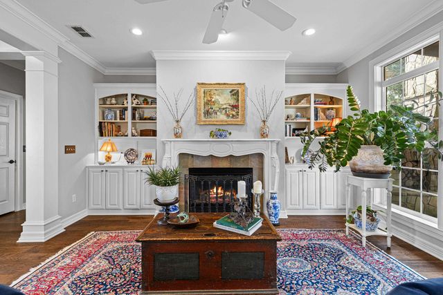 115 Oak Isle, Longview, TX 75605