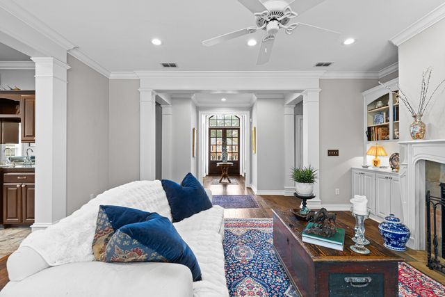 115 Oak Isle, Longview, TX 75605