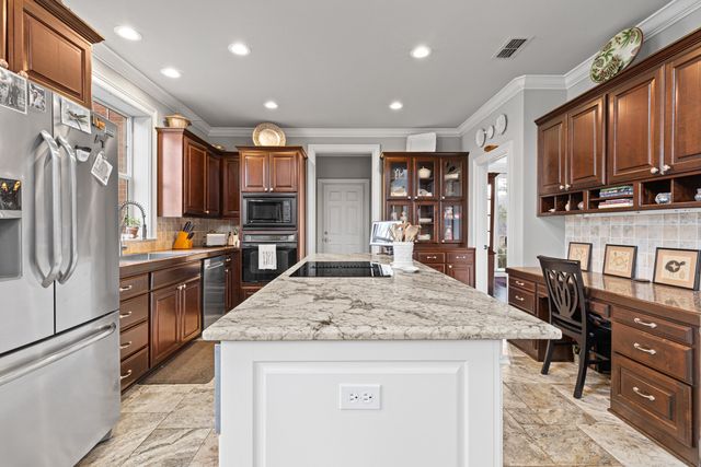 115 Oak Isle, Longview, TX 75605