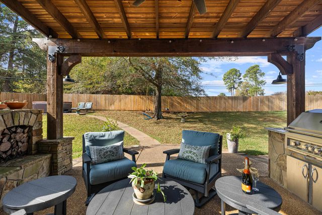 115 Oak Isle, Longview, TX 75605